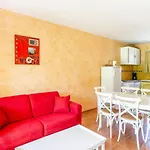 Comfortable Holiday Home With Swimming Pool