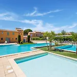 Comfortable Holiday Home With Swimming Pool
