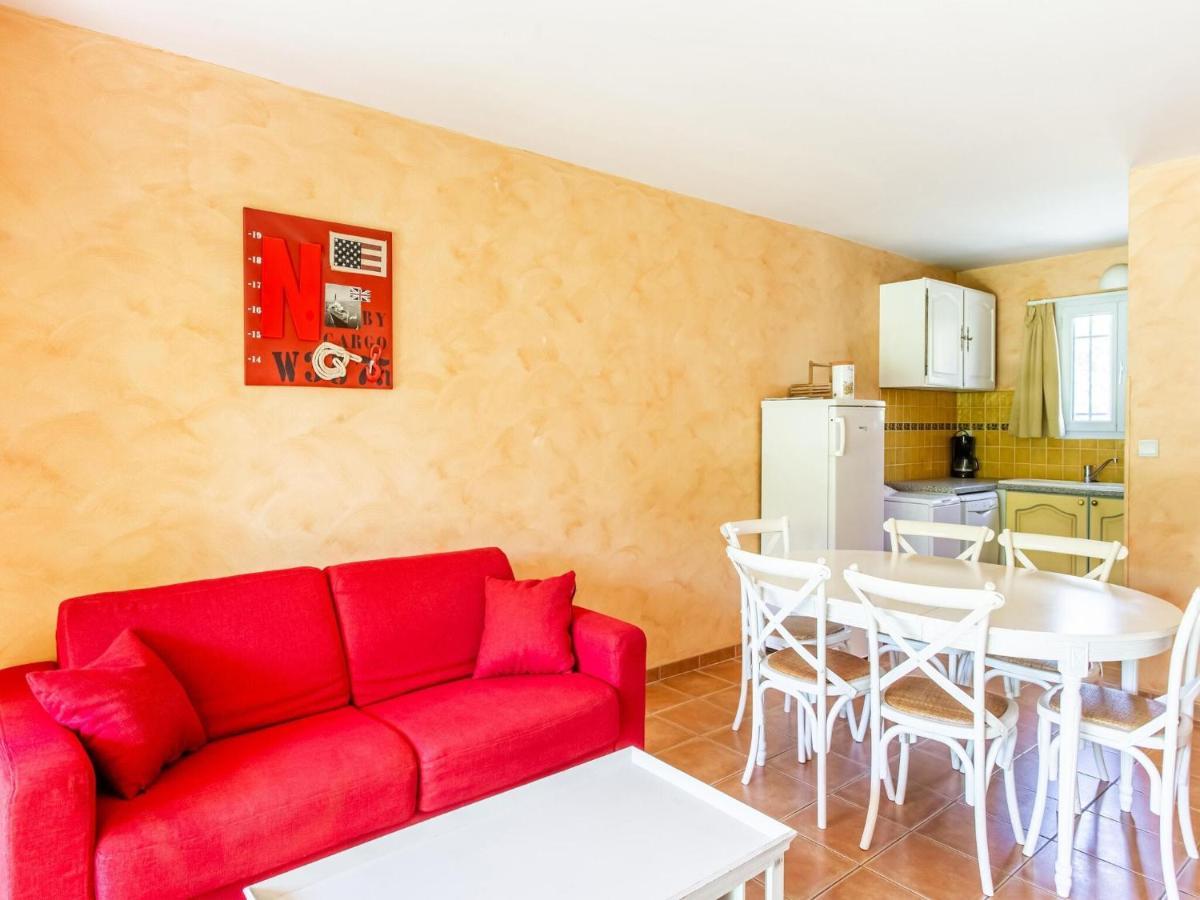 Hébergement de vacances Comfortable With Swimming Pool