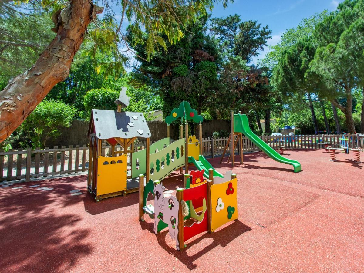 Hébergement de vacances Comfortable With Swimming Pool Arles