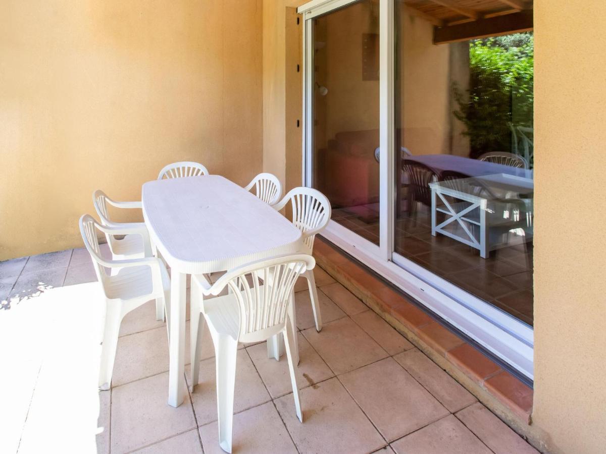 Holiday home Comfortable With Swimming Pool